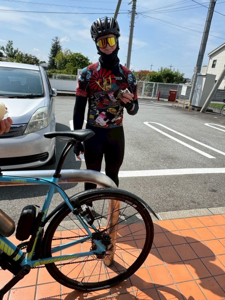 休憩してたら急にパンクして萎えてるパスカル